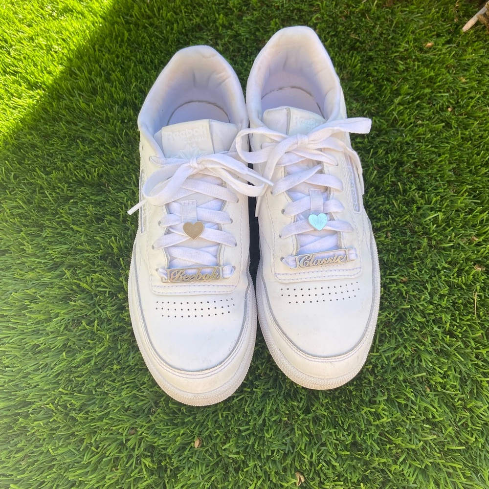 Reebok Club C 85 Sneaker with Silver Heart Charms - Women's size 8.5 - Picture 3 of 6